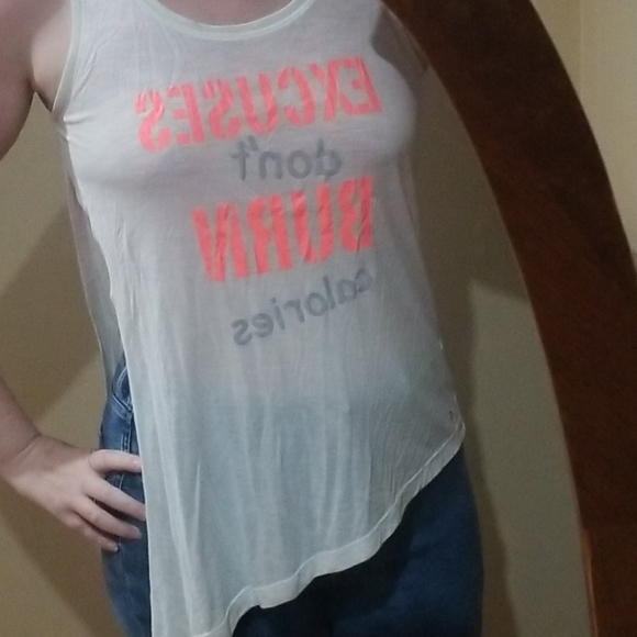 Fit & Famous Top - Picture 1 of 11